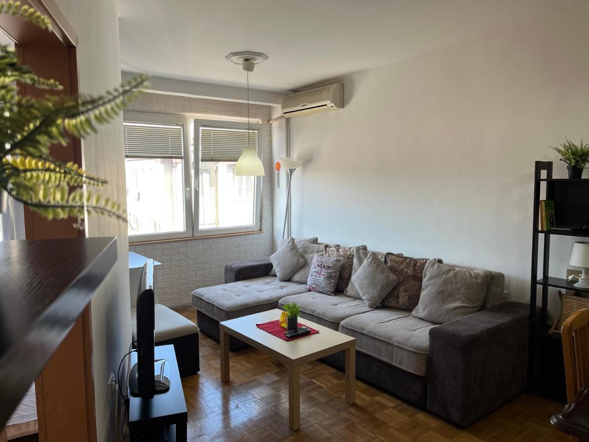 Mickitos Central Old Town Apartment - Housity