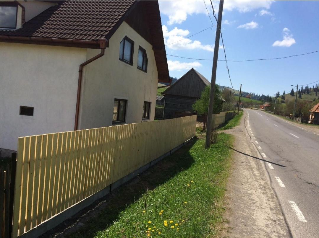 Karacsony Guest House - Housity