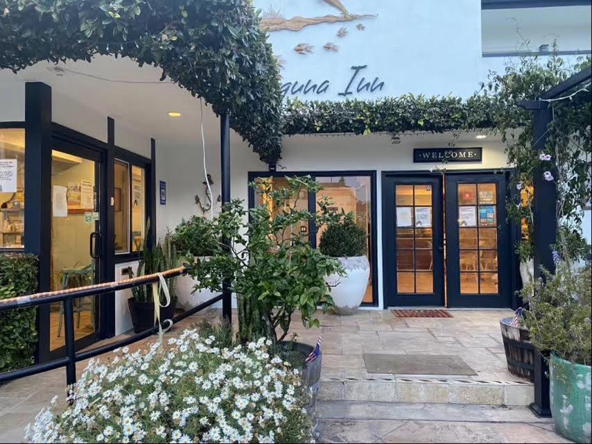 Seaside Laguna Inn & Suites - Housity