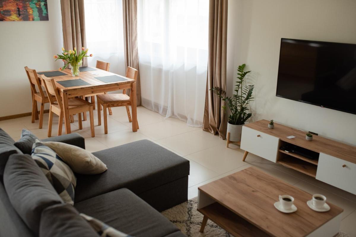 Apartament Słoneczna Rapsodia - blisko Parku Zdrojowego - piękny widok - ogród - taras - Housity