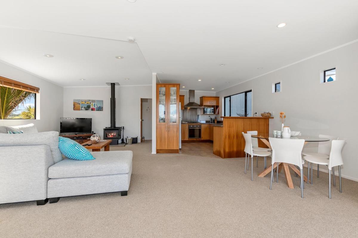 Marina Views - Tutukaka Holiday Home - Housity