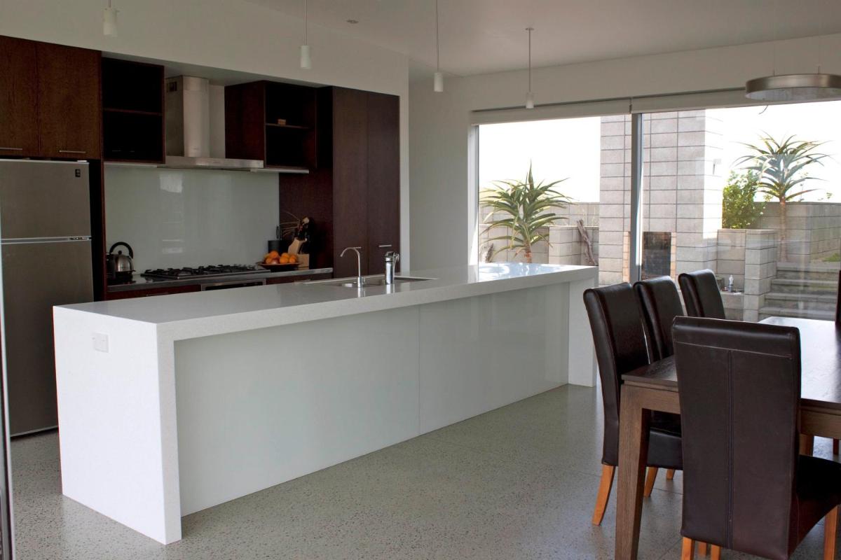 The Perfect Degree - Sandy Bay Holiday Home - Housity