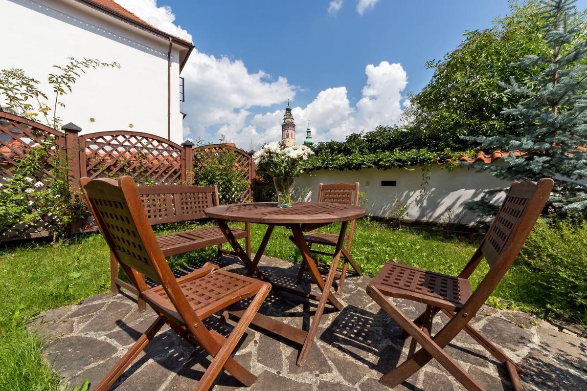 Vila Krumlov - Housity