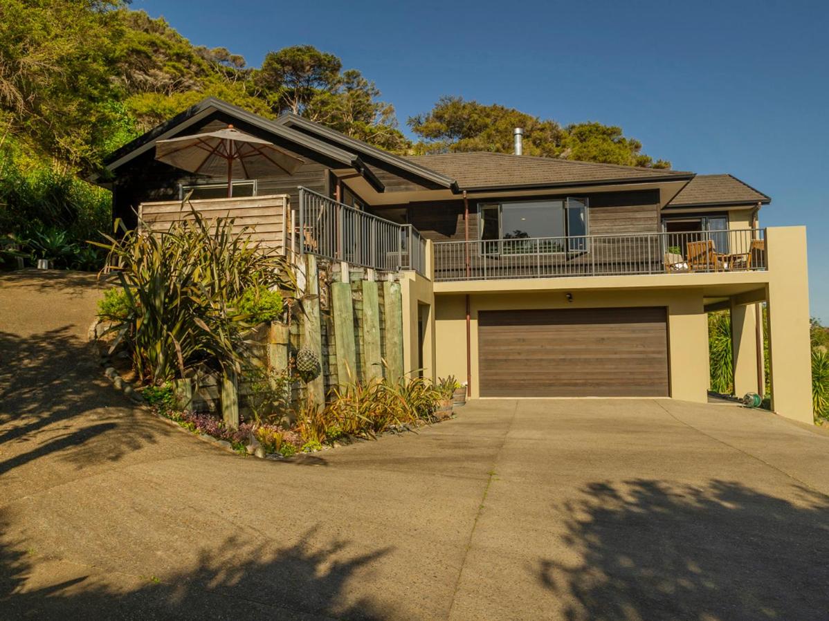 View from the Top - Whitianga Holiday Home - Housity