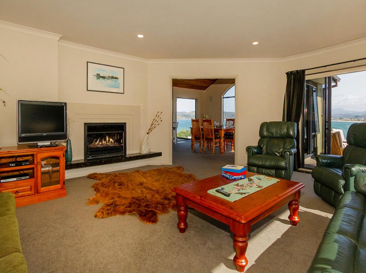 View from the Top - Whitianga Holiday Home - Housity