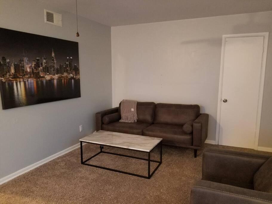 *NEW*ENTIRE HOME IN ROSE DISTRICT*DINE*SHOP*FUN - Housity