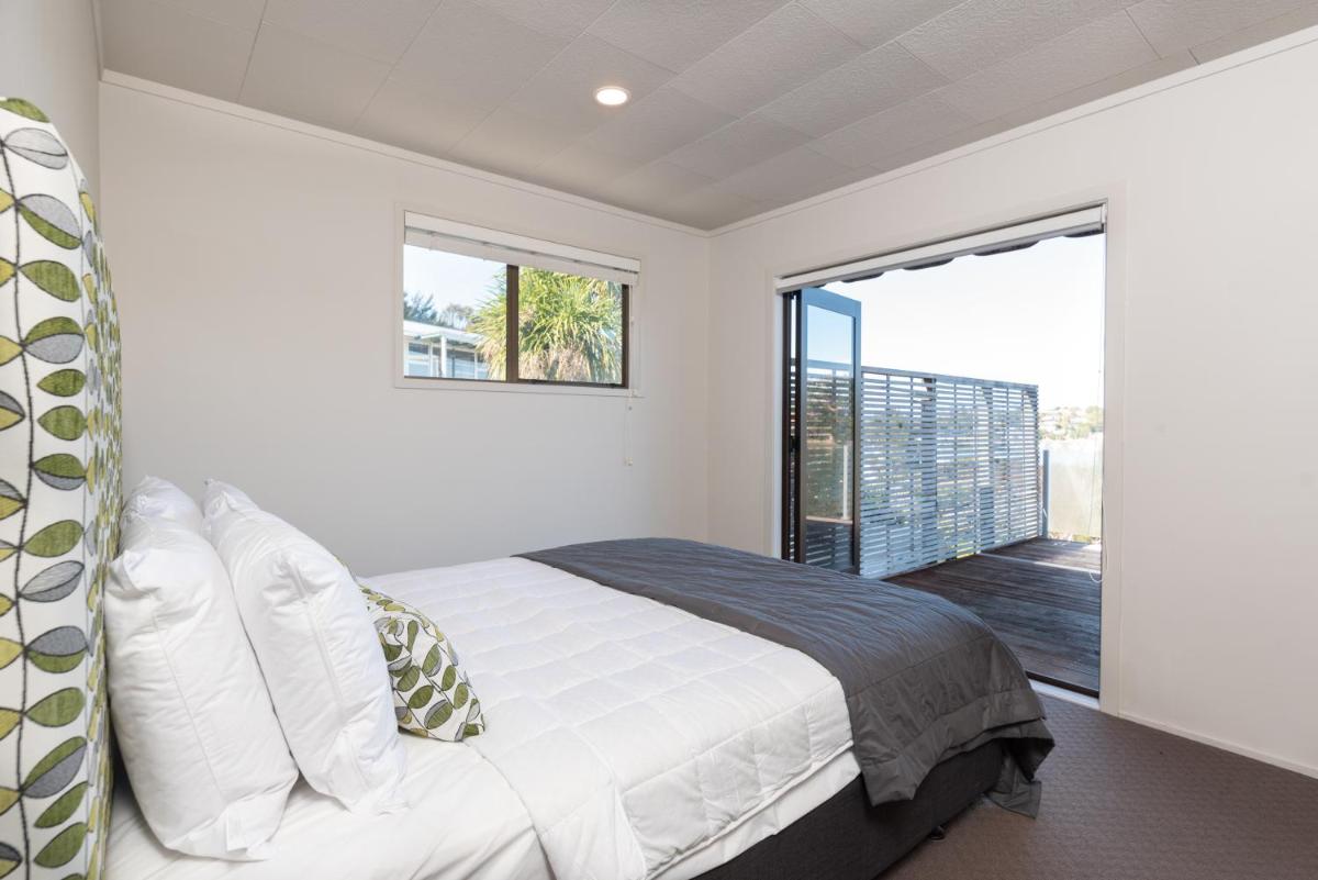 Suitetrails - The Tide Watcher - Okiato Holiday Home