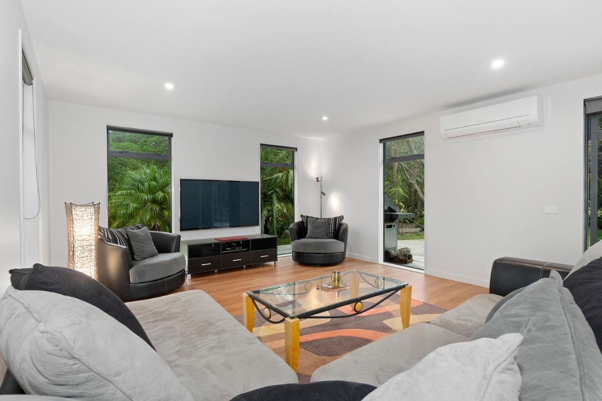 Double Tuna - Matapouri Holiday Home - Housity