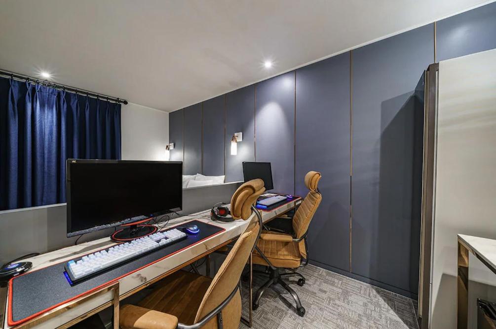 Brown-Dot Hotel Geomdan - Housity
