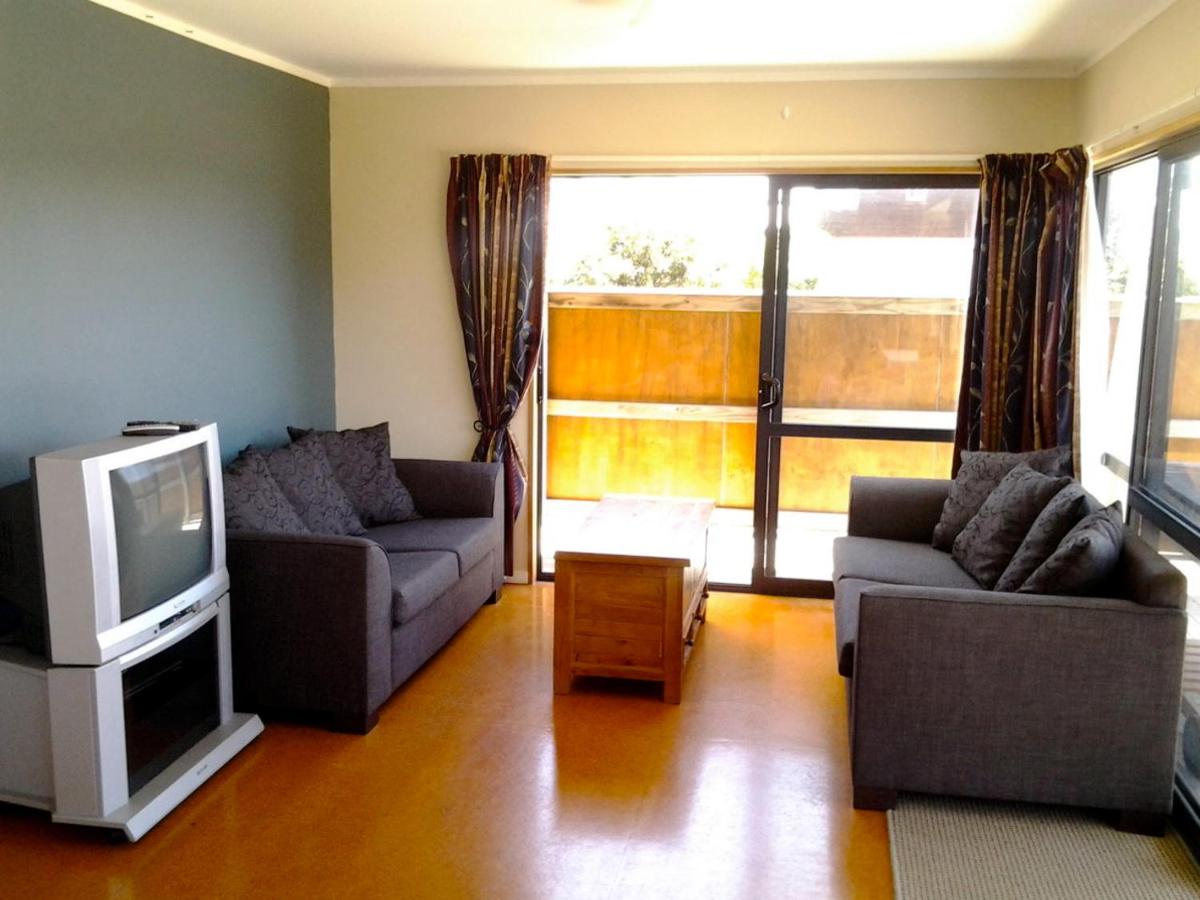 The Sands - Matarangi Holiday House - Housity