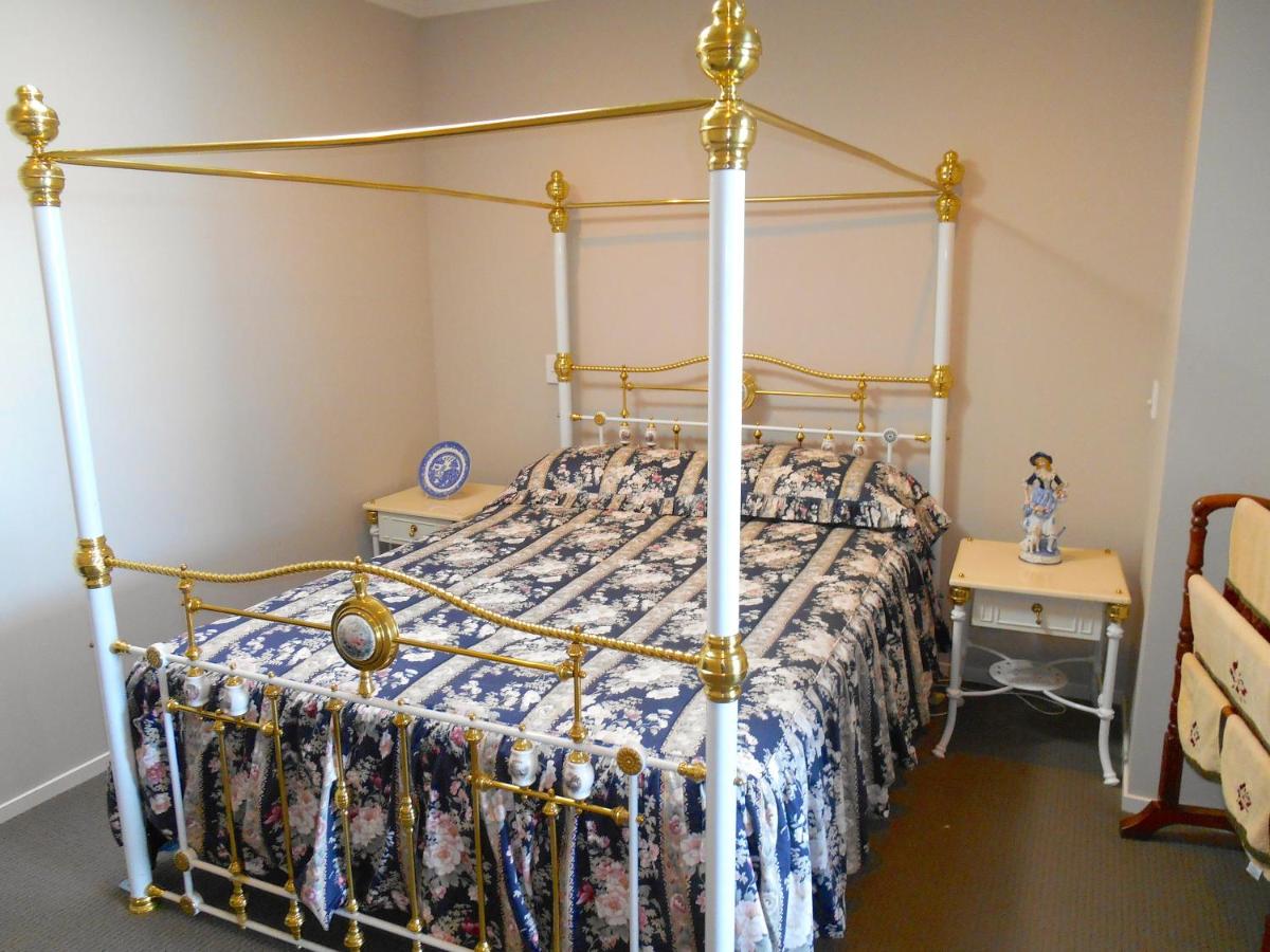 Suitetrails - Absolute Waterfront, Tauranga Apartment