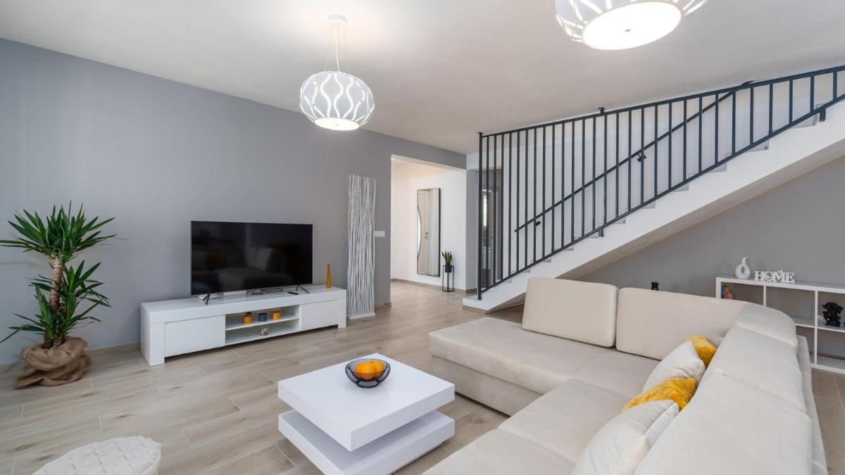 Villa Oliveti - Housity