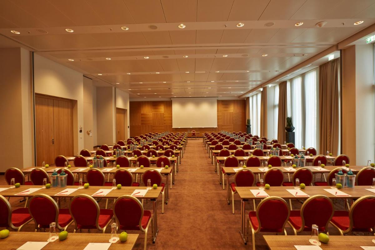 H4 Hotel München Messe - Housity