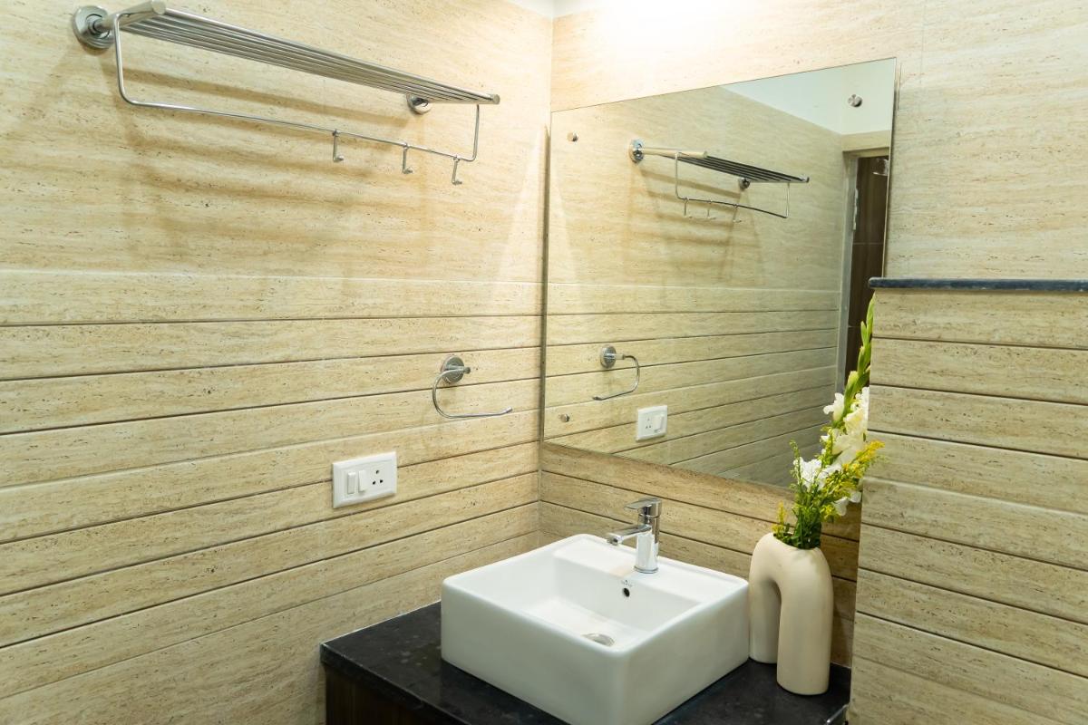 Luxury and Elegance with 2 Bedroom Apartment in Central Jaipur - Housity