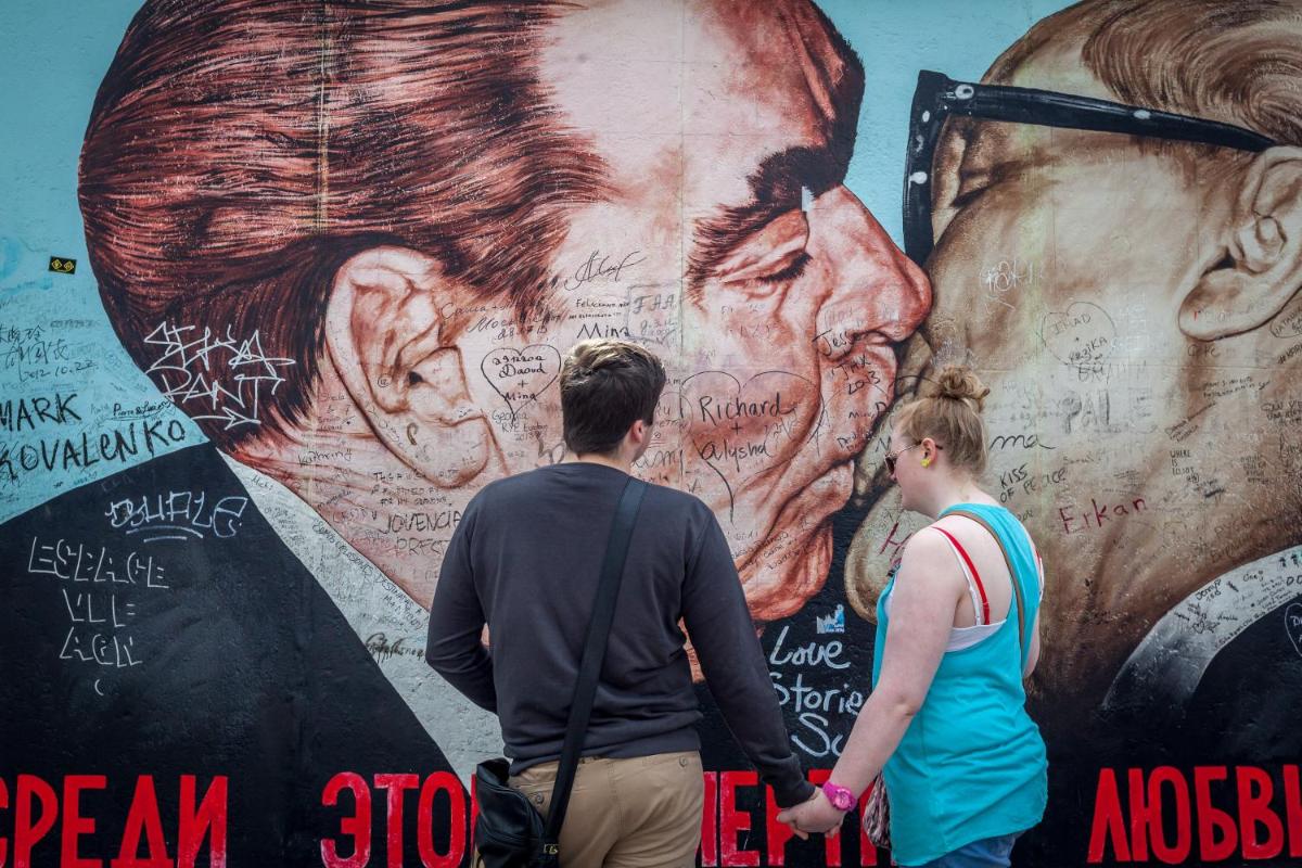 Arbio I Luxury Apartments in East Side Gallery - Housity