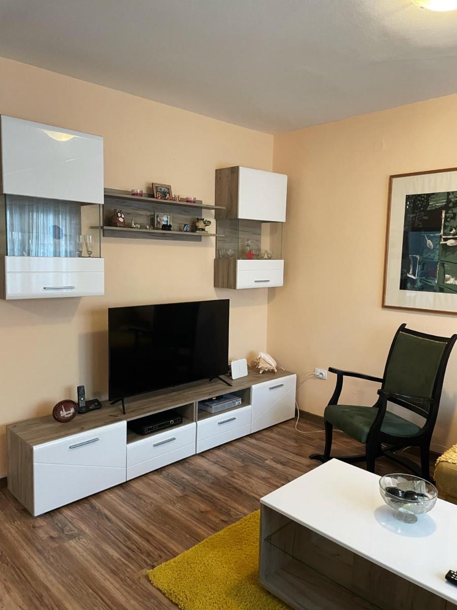 Apartment Vrbisao - Housity