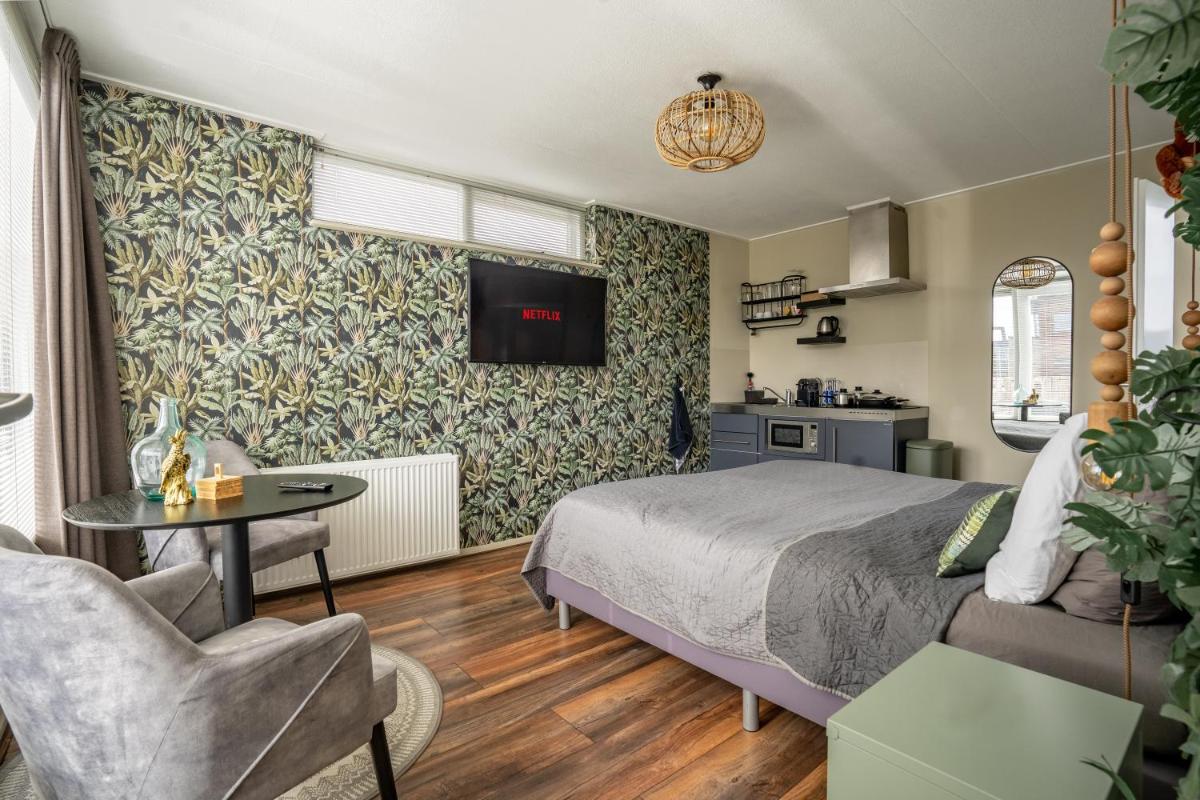 The Lion King - 6 Person linked apartment with roof terrace - Housity