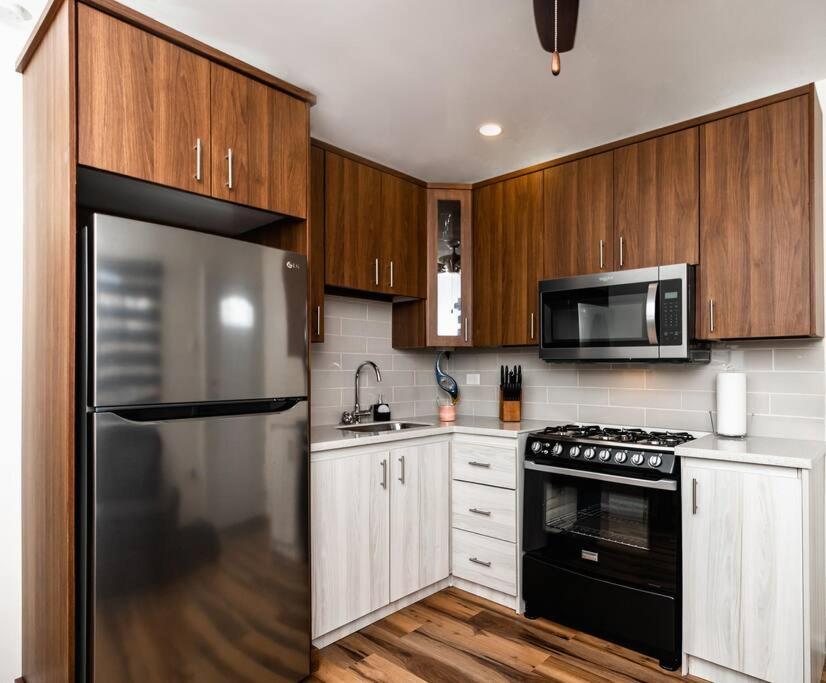 Suitetrails - Gated Modern 1 Bdr Condo near Int Airport