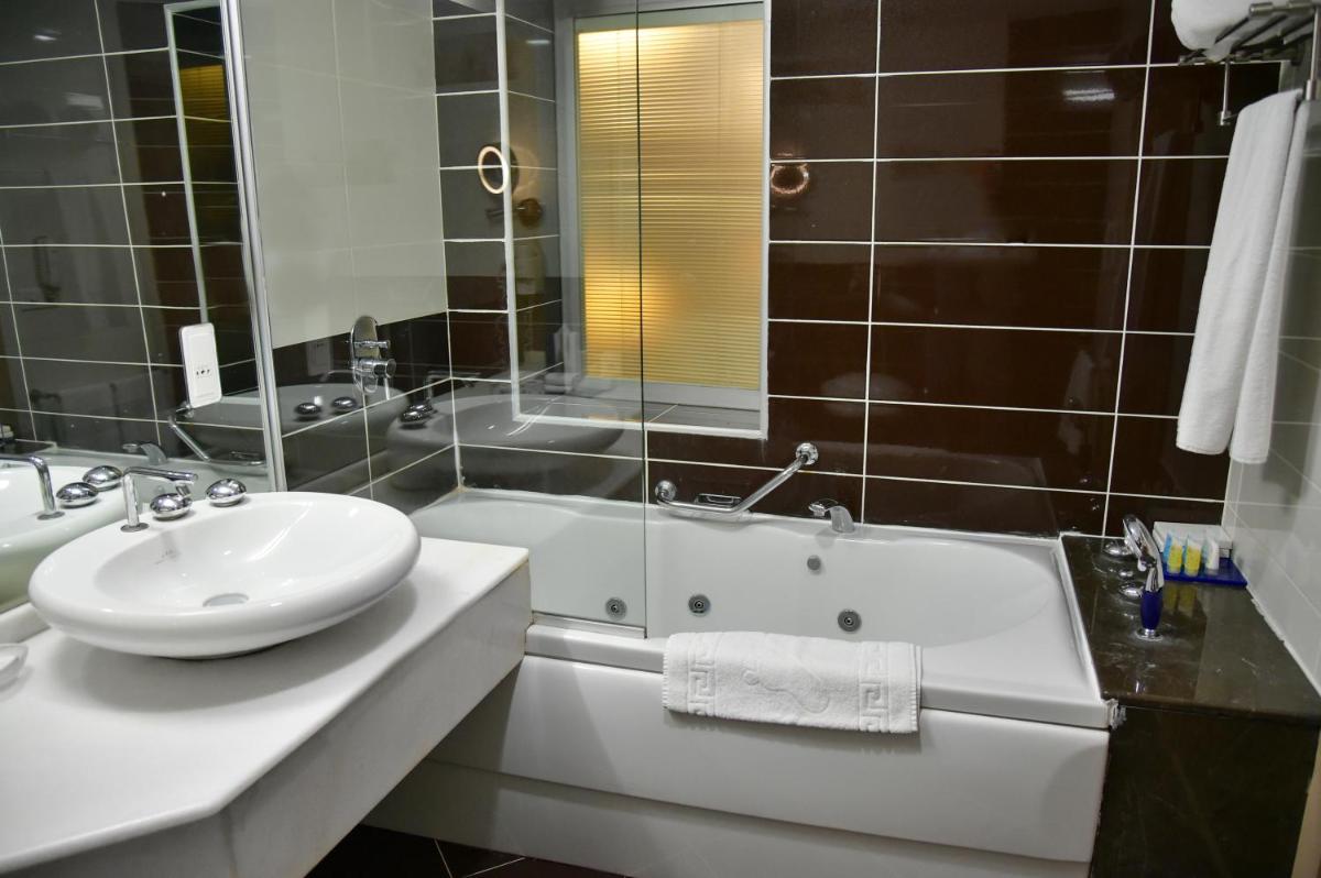 Titanic Hotel & SPA - Hizvo