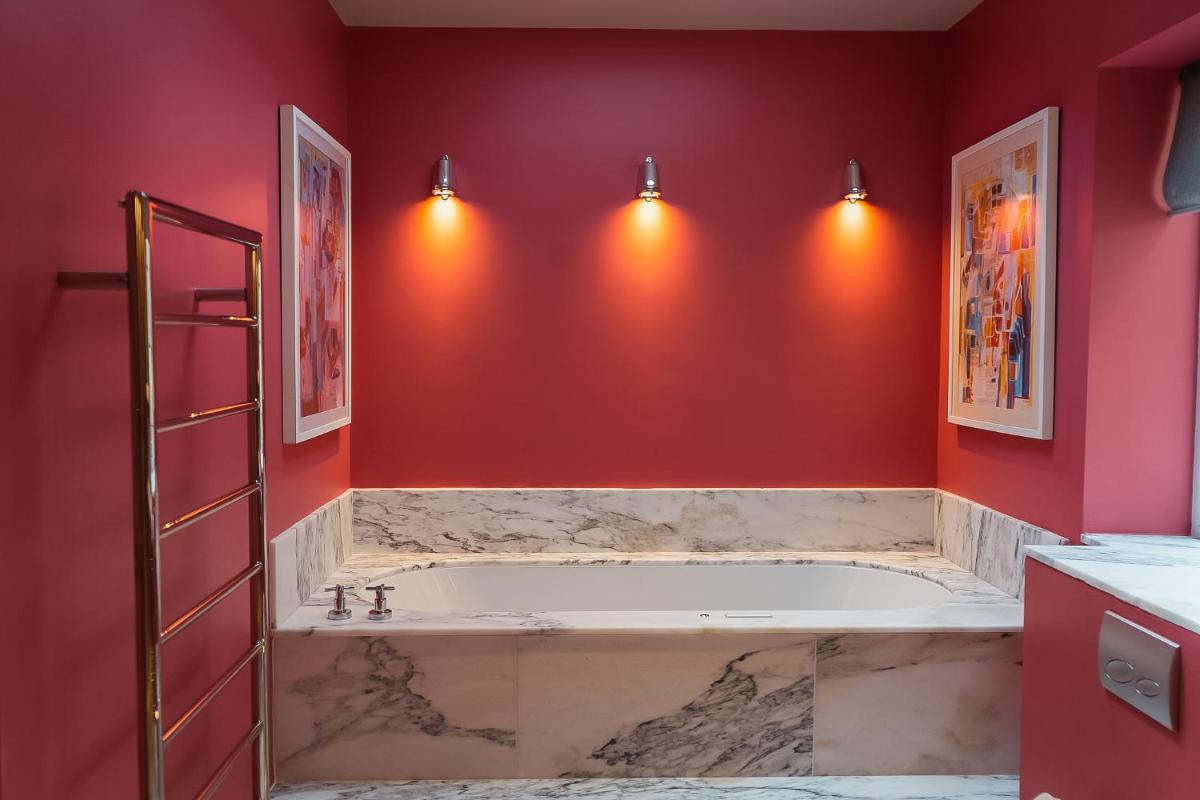 The Bird, Bath - Housity