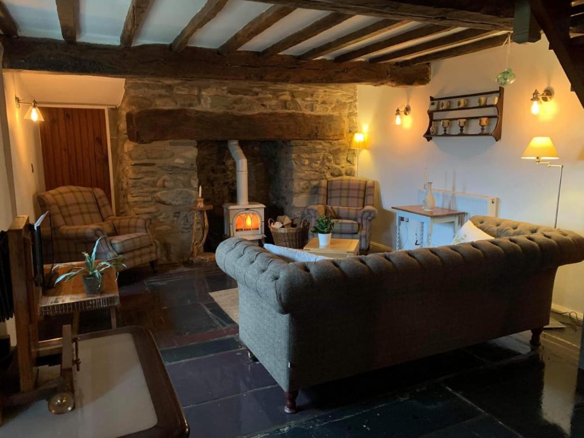 Idlewild Animal Sanctuary Farmhouse stay - Charity - Housity