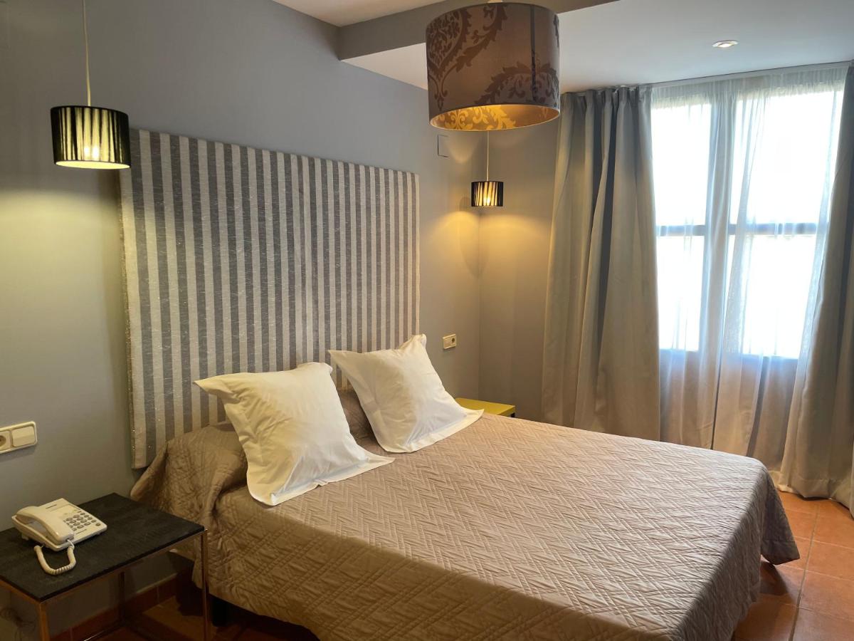 Hotel Patilla Ciudad de Requena - Housity