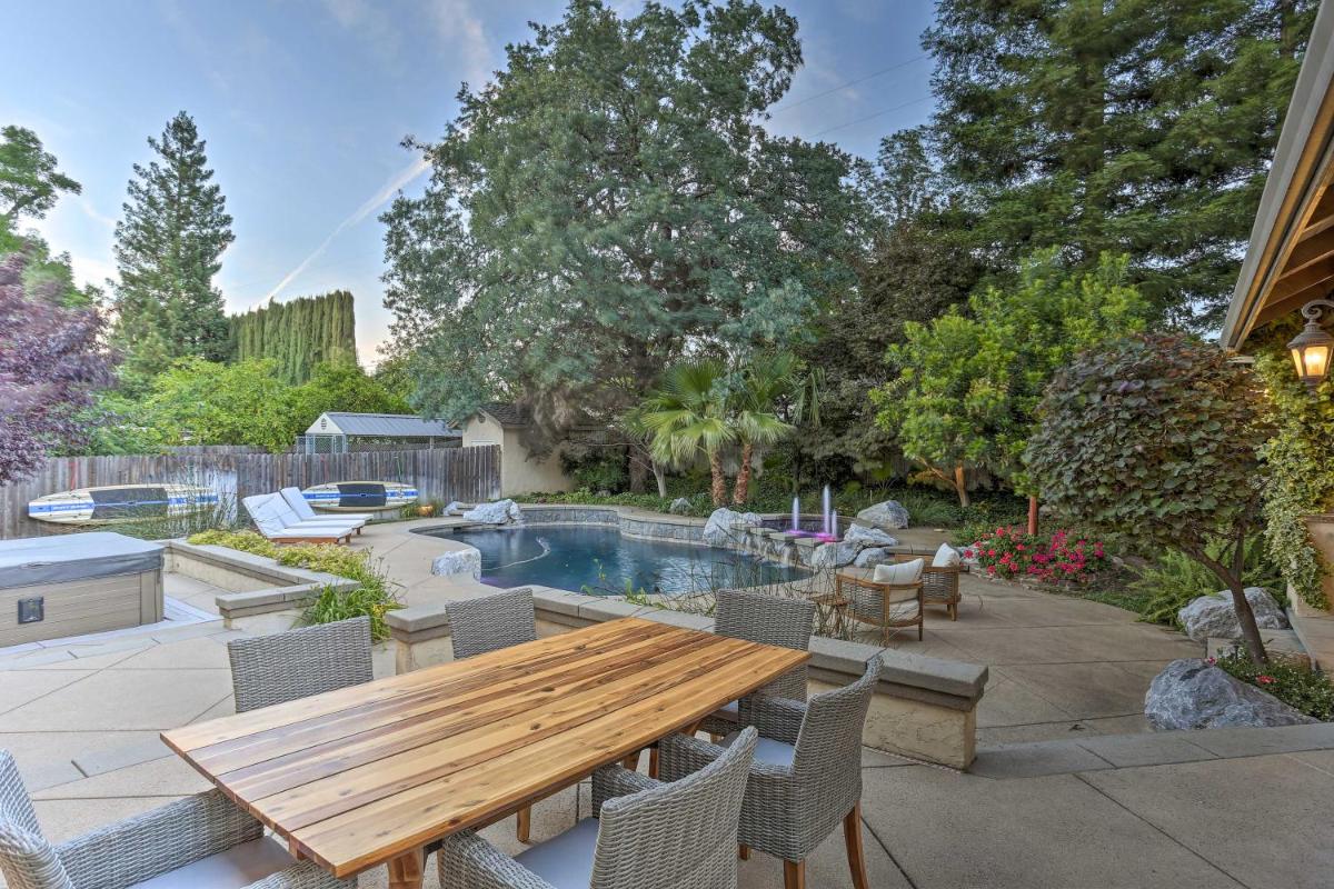 Redding Getaway with Hot Tub and Outdoor Kitchen! - Housity