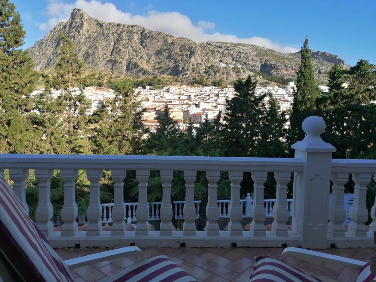 Charming House with Pool & Barbecue - Housity