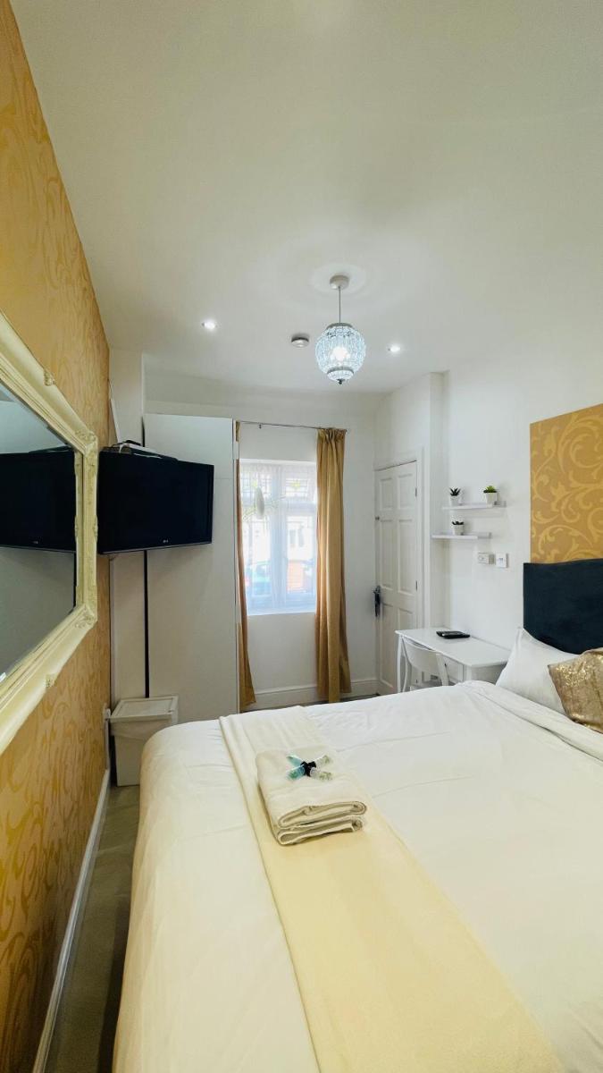Mayday House - Housity