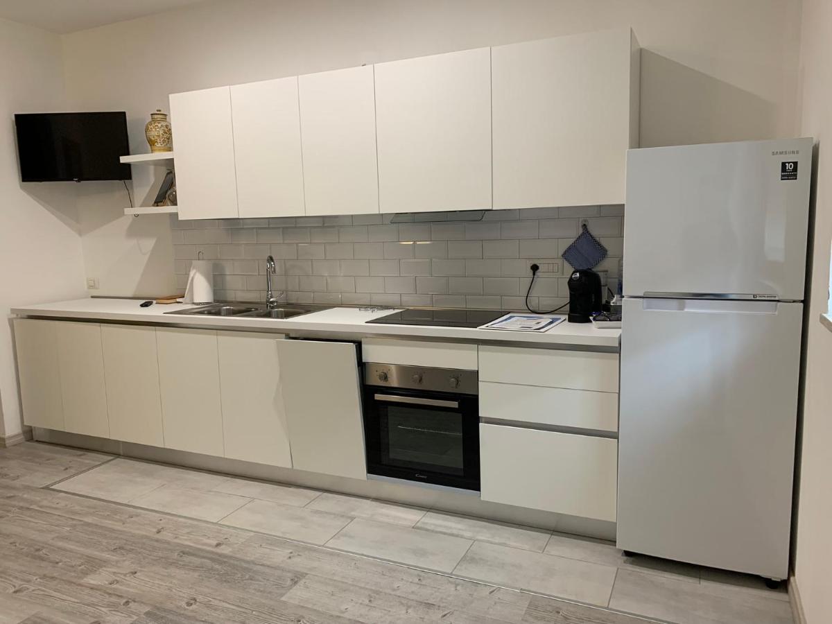 AllWhite IUN R5535 - Housity