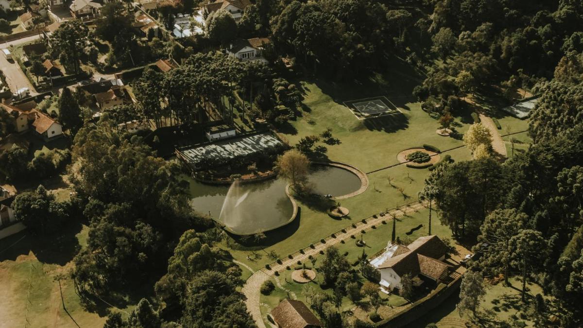 Roots Resort - Housity