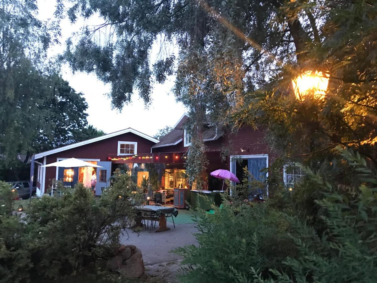 Hemma hos Jeanette & Micke på Peresgården - Housity