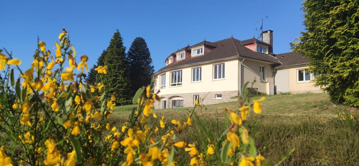 gîte résidence de la fontaine à Compreignac - Housity