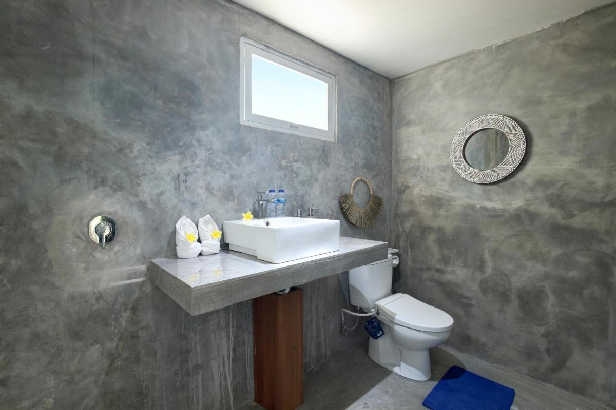 Impossible Cliff House - Housity