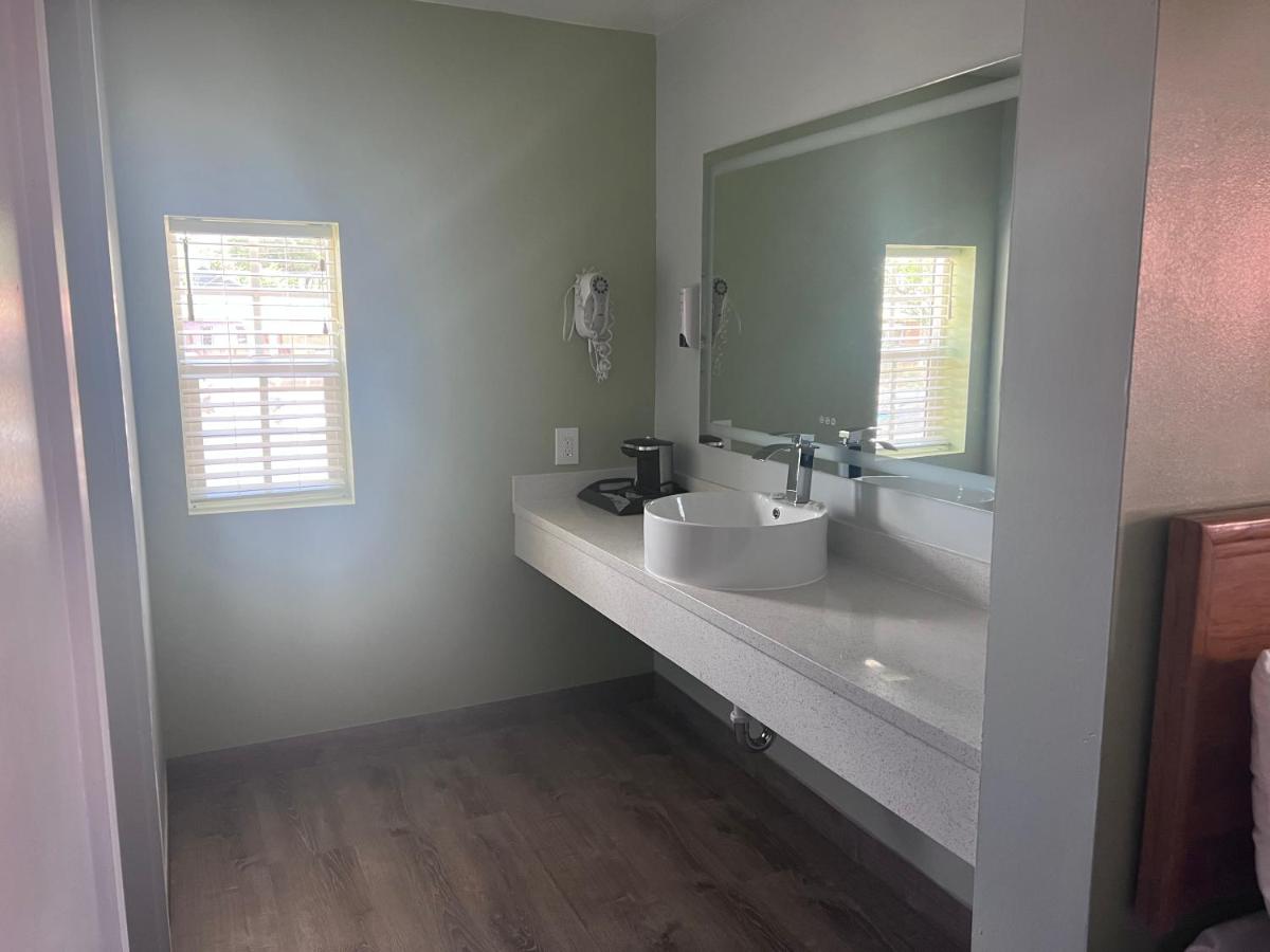 Adobe Inn Durango - Housity