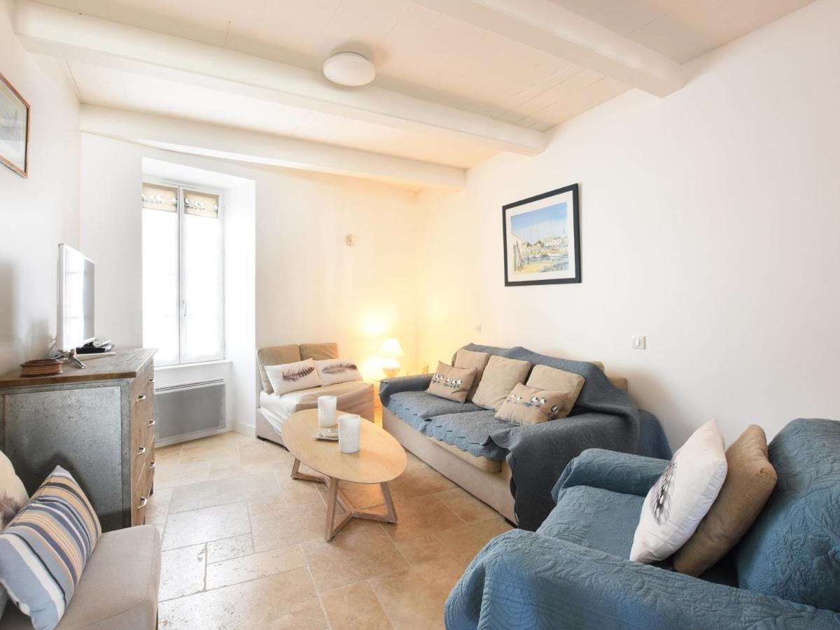 Maison de village à Ars-en-Ré, 9 pers, à 300m du port, jardin, Wi-Fi, idéal pour familles - FR-1-258-83 - Housity