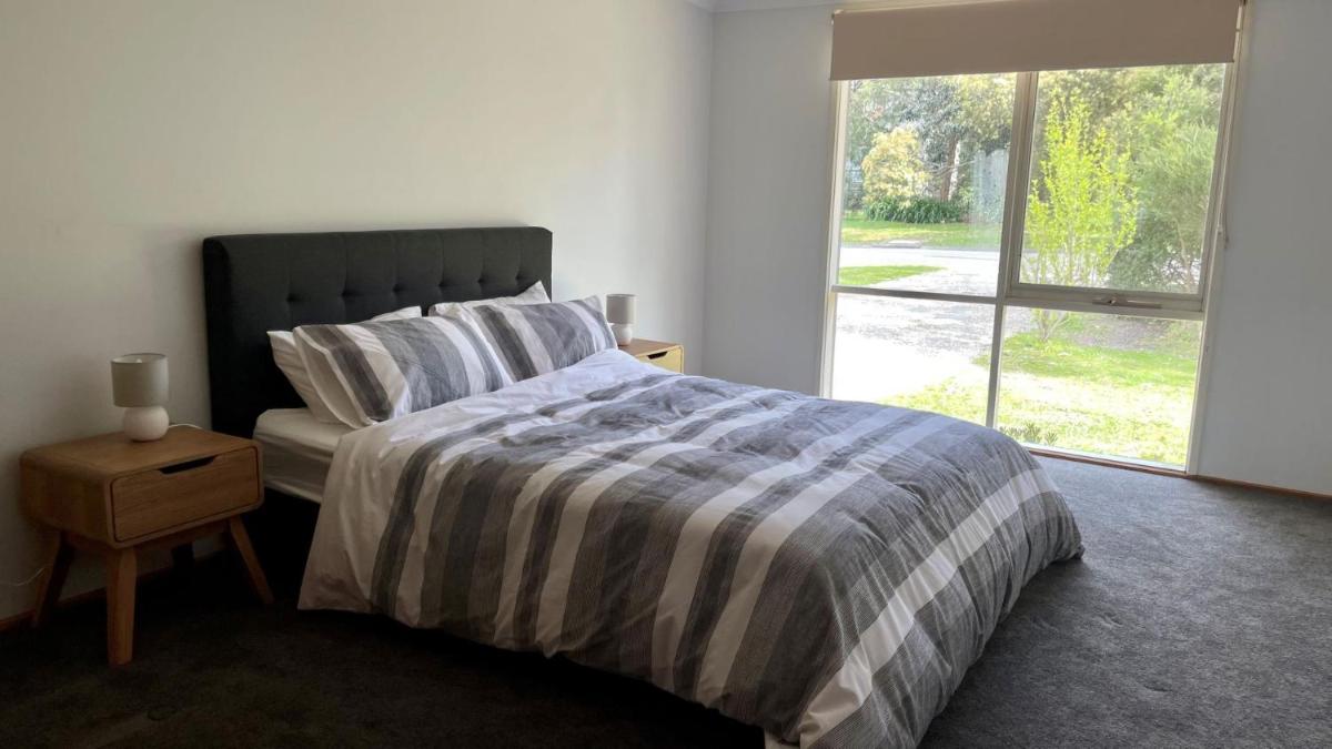 Wisteria Cottage Pet Friendly - Housity
