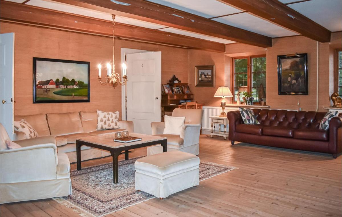Lovely Home In Annelöv With Kitchen - Housity