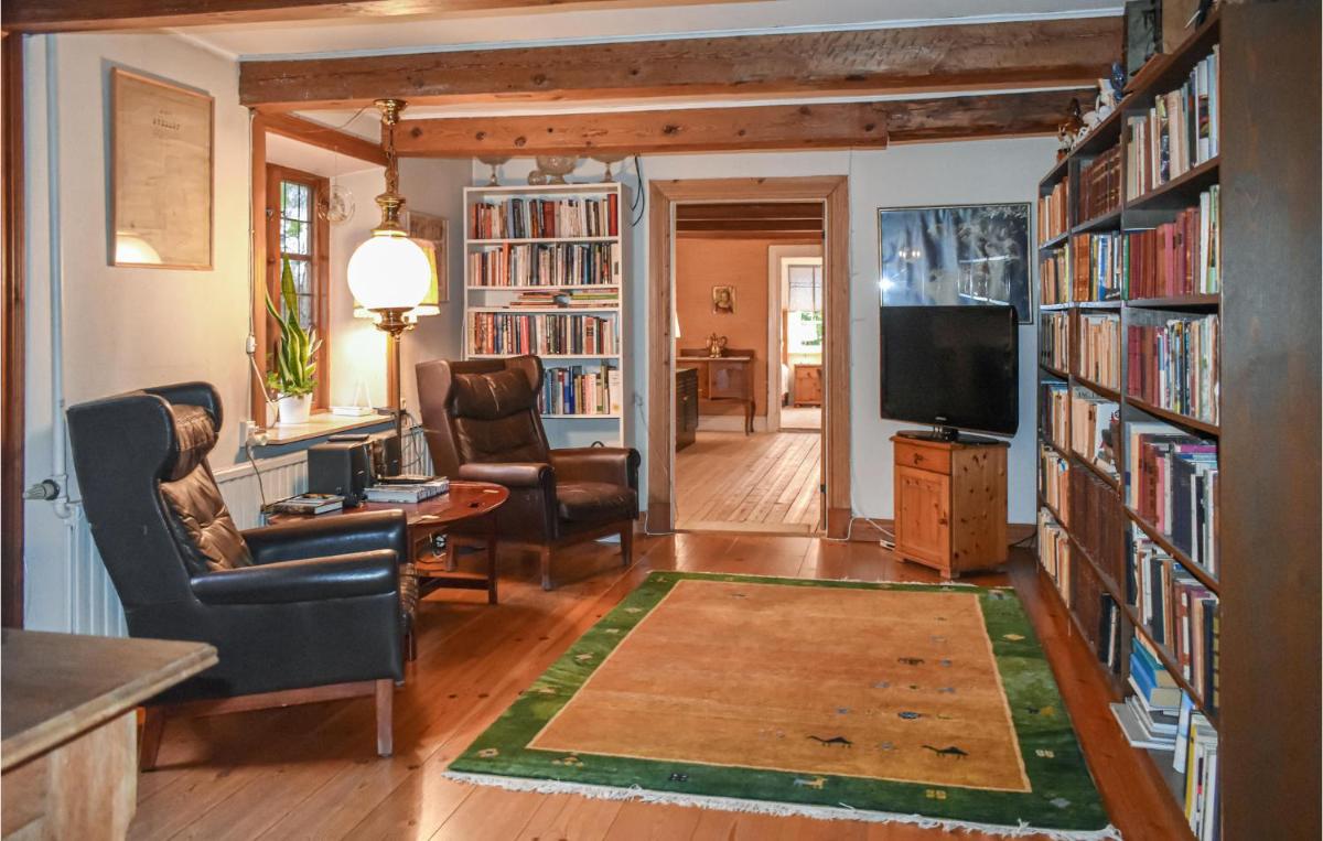 Lovely Home In Annelöv With Kitchen - Housity