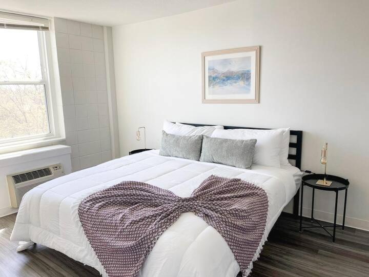 Sleepover Downtown Cincinnati 1BD 1BA Apartments - Housity