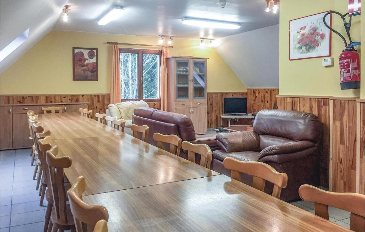6 Bedroom Beautiful Home In Dirbach - Housity