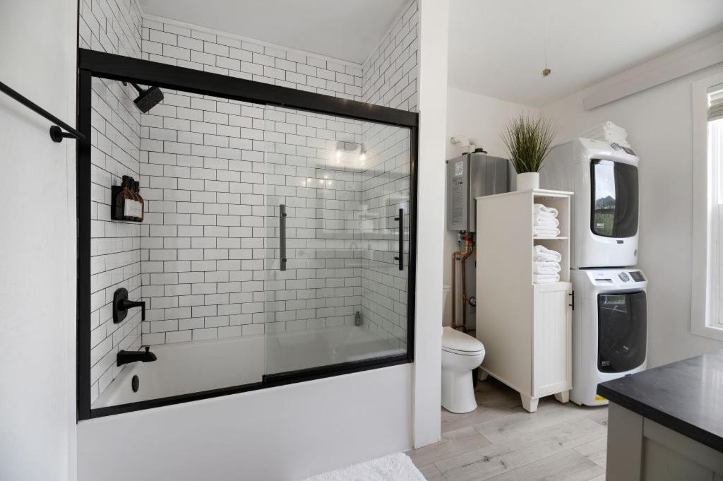 The Overlook Nook - Housity