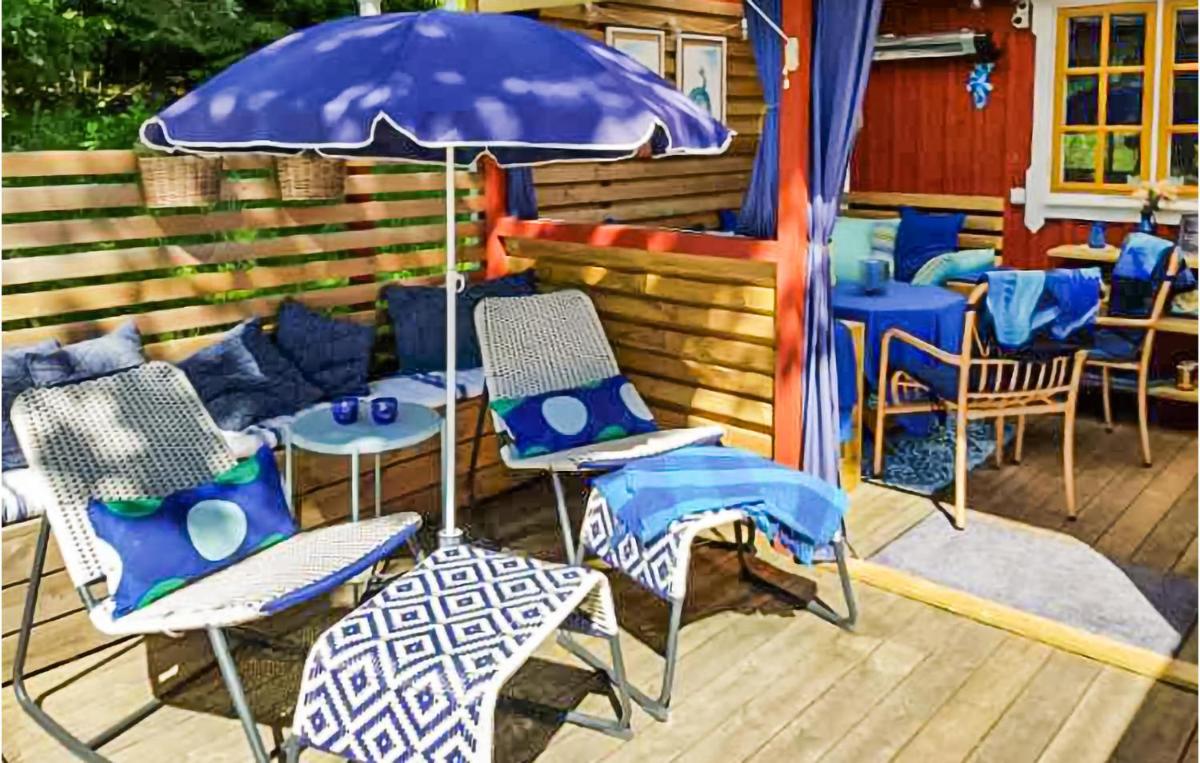 3 Bedroom Beautiful Home In Sollebrunn - Housity