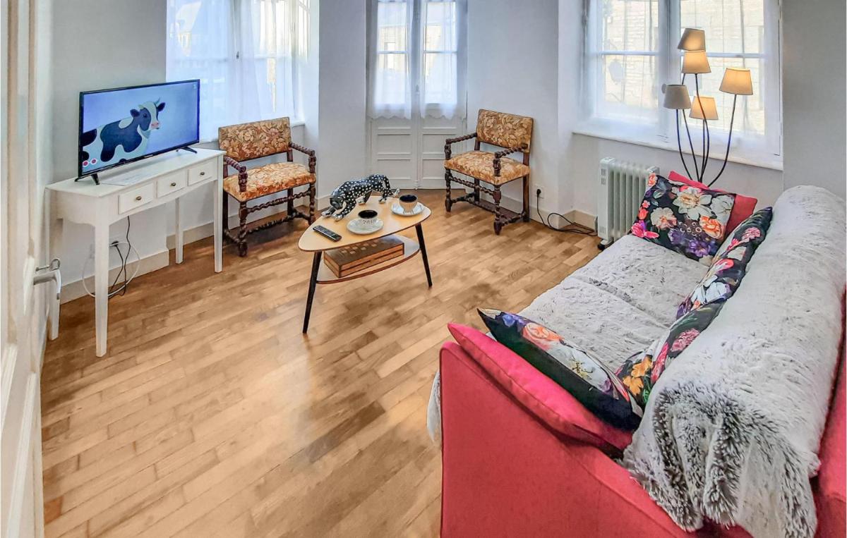 2 Bedroom Awesome Apartment In Antrain - Housity