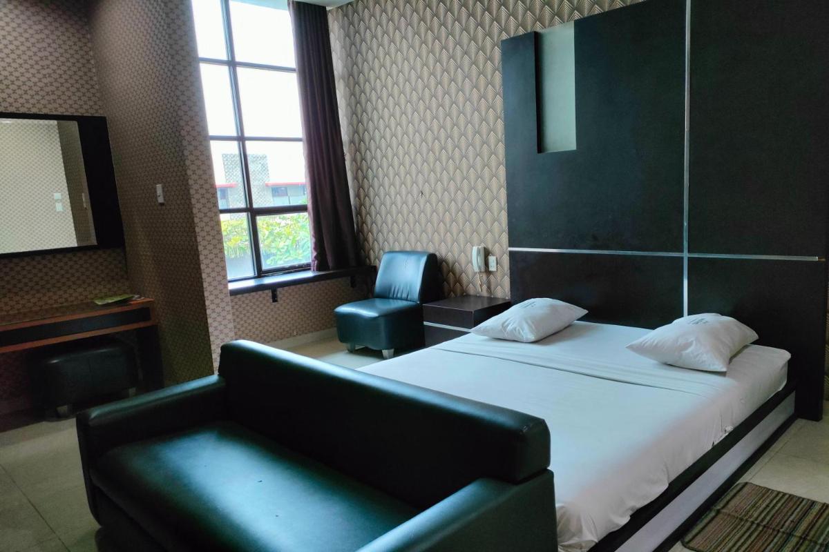 Lonari Hotel - Housity