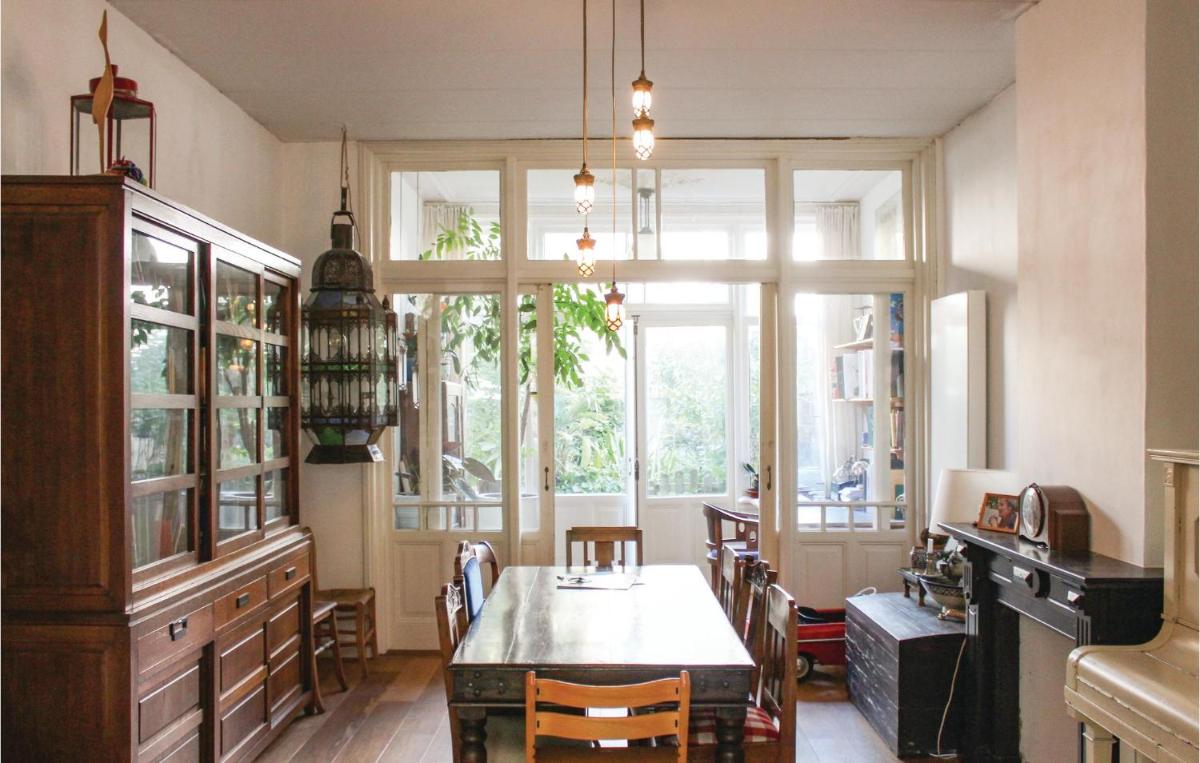 Awesome Home In Den Haag With 3 Bedrooms And Wifi - Housity