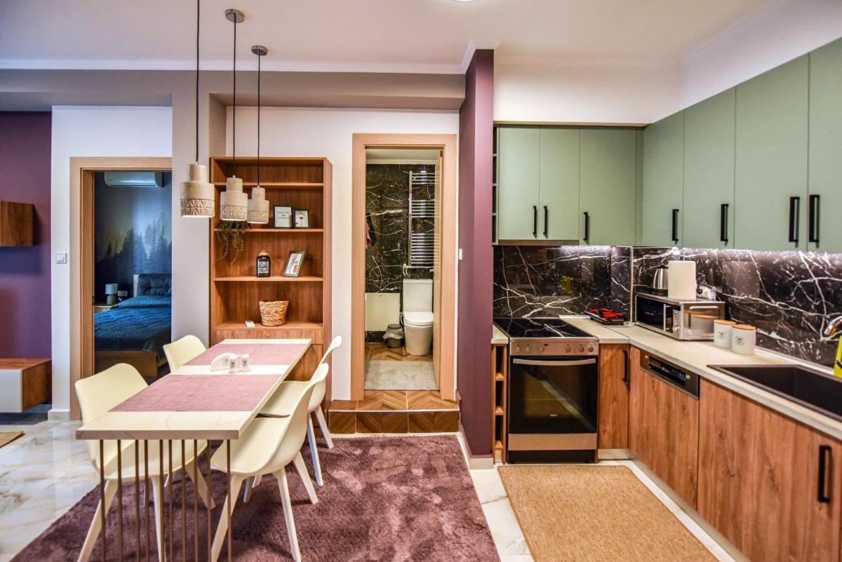 ΚΕΝΤΡΙΚΟ ΚΑΙ COSY ΔΙΑΜΕΡΙΣΜΑ ΣΤΗΝ ΚΟΜΟΤΗΝΗ (ΡΕΤΙΡΕ) - Housity