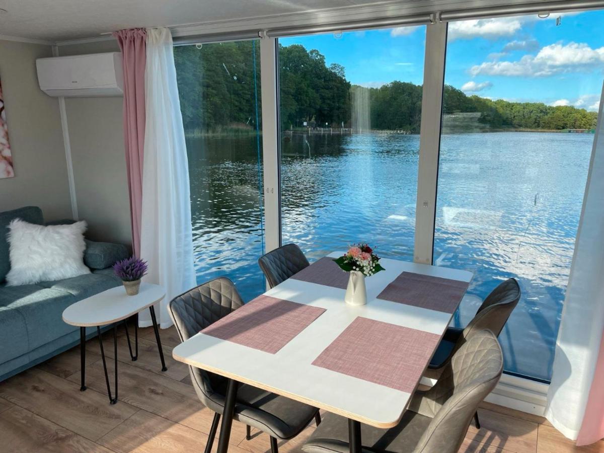 Suitetrails - Hausboot Müritz, festliegend mit Sauna