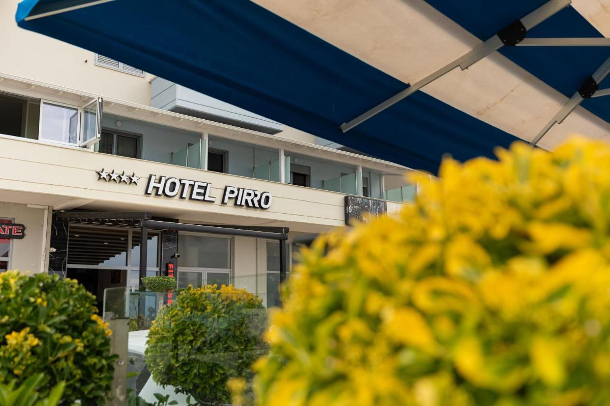Hotel Pirro - Housity
