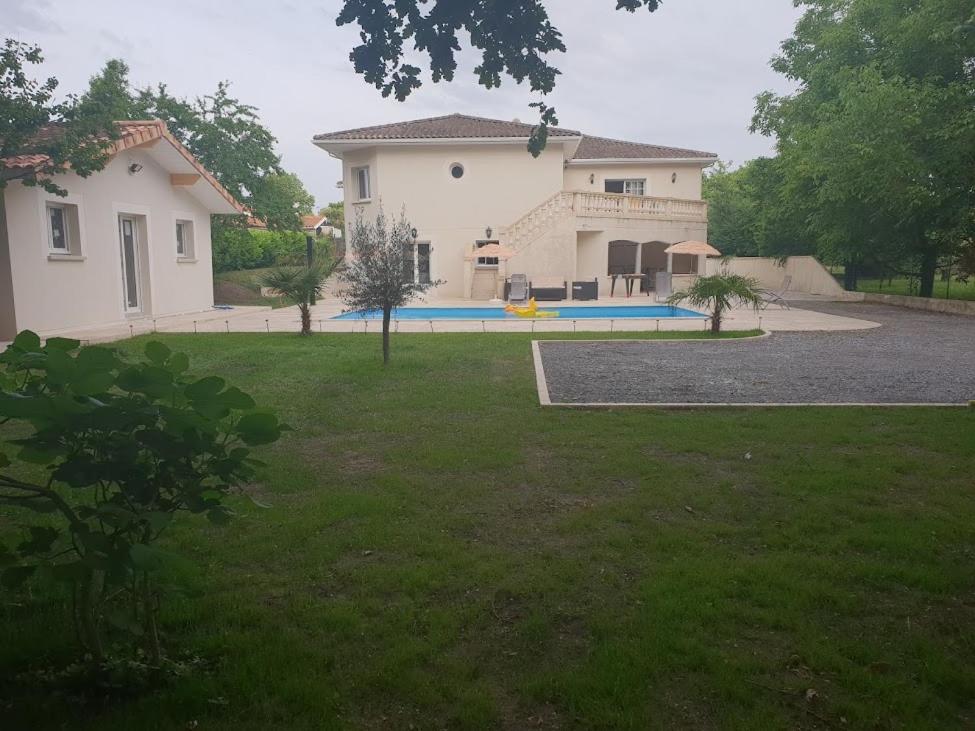 maison calme et spacieuse - Hizvo